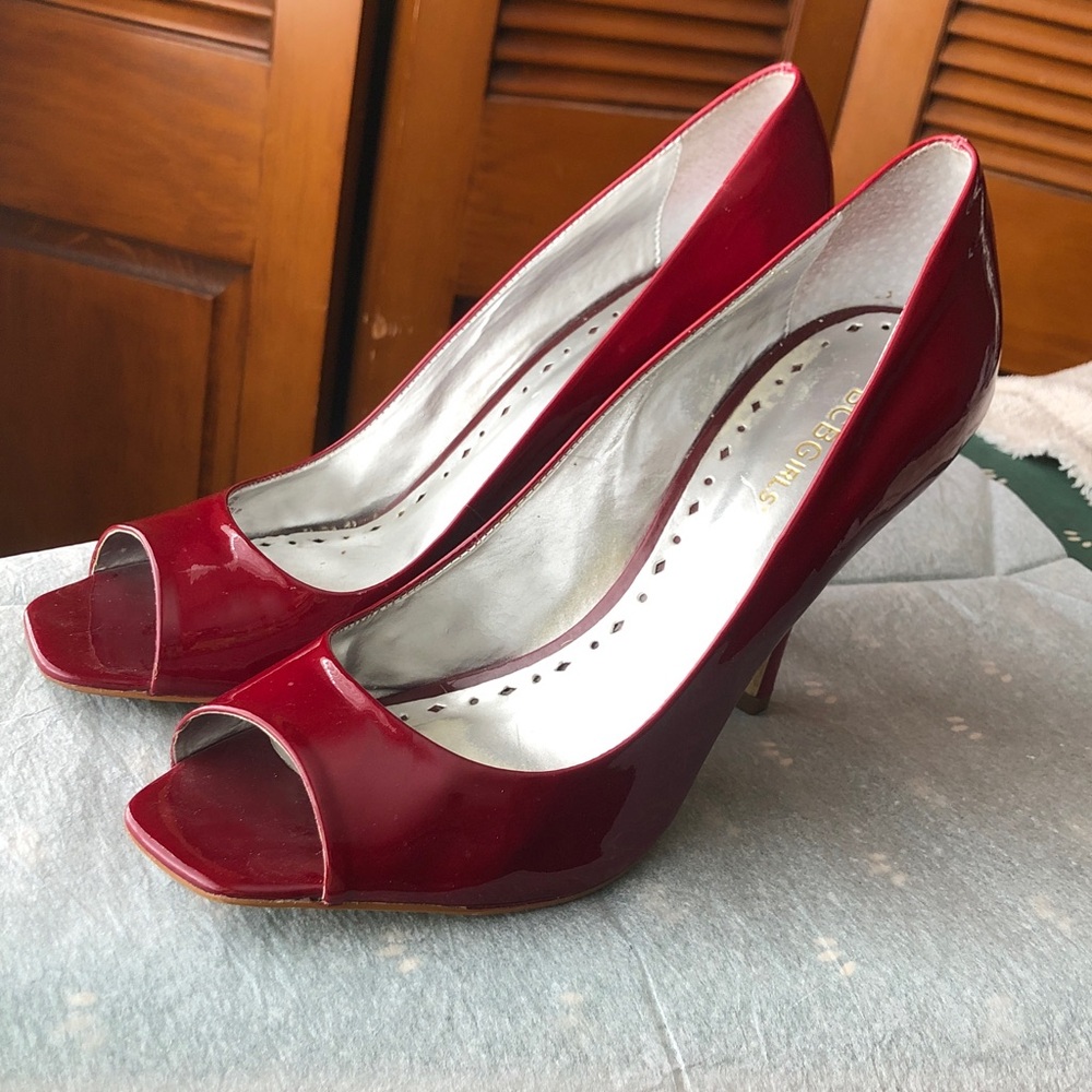 BCBGirls Magenta Pink Patent Peep-Toe Ariel Heels size 10